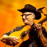 Eliades Ochoa