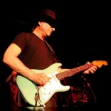 Gary Lucas