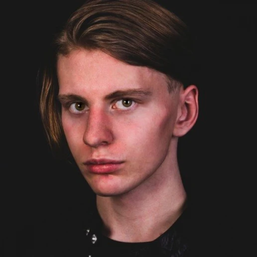 Alexxi
